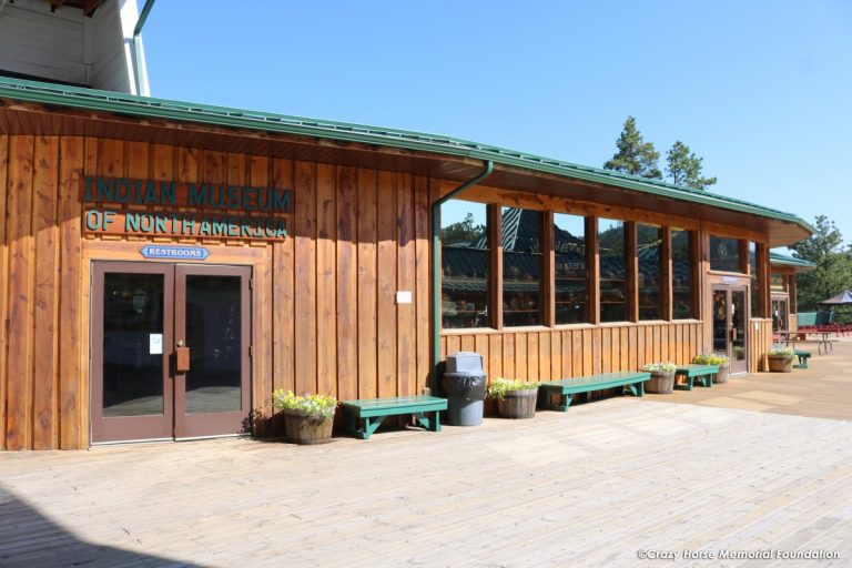 GiftShop Exterior©CrazyHorseMemorial 2017 768x512