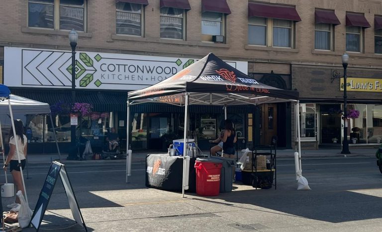 cottonwood store front 768x468