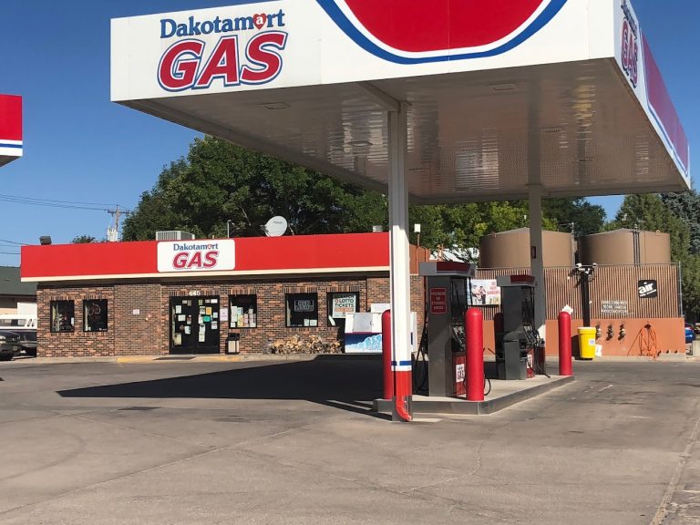 Hot Springs cstore w pumps 768x576