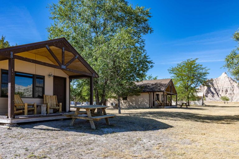 cedar pass lodge cabin exteriors 4816 2000x 768x512