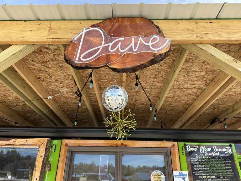 dave sign 768x576