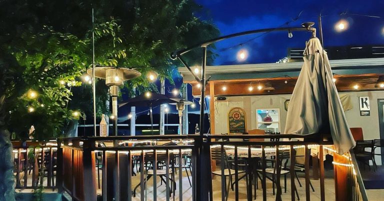 shipwrecks exterior 768x402